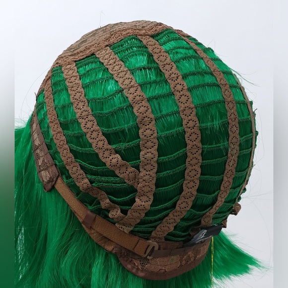 Green bob wig - Picture 7 of 7